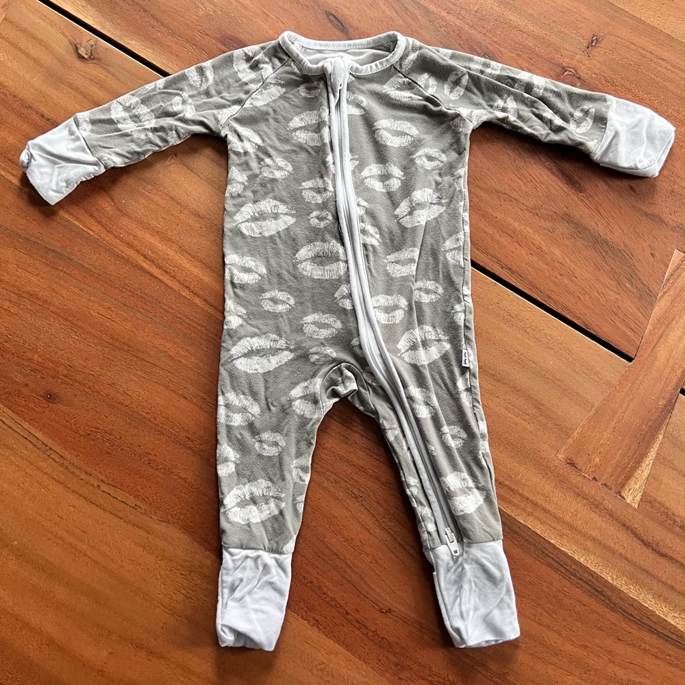 Little Sleepies newborn zip
